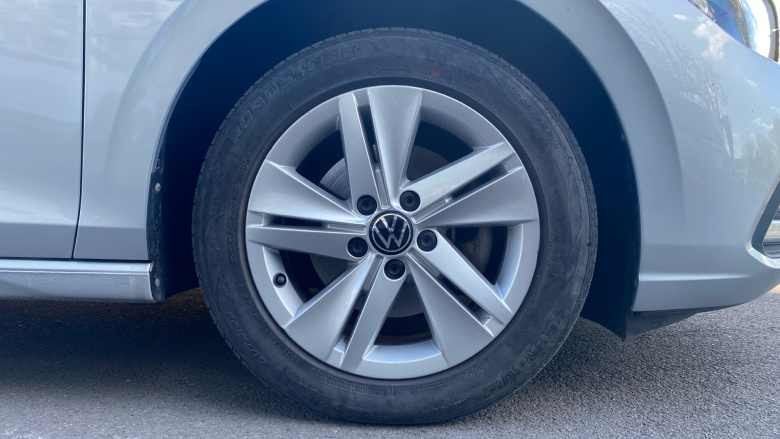 Volkswagen Golf 1.5 eTSI 150 Life 5dr DSG Petrol Hatchback